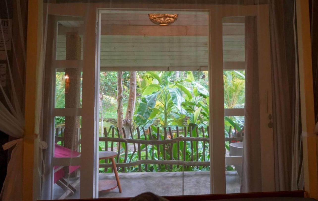 Into The Blue - Yoga Included & Walk To 3 Beaches Tangalle Exterior photo